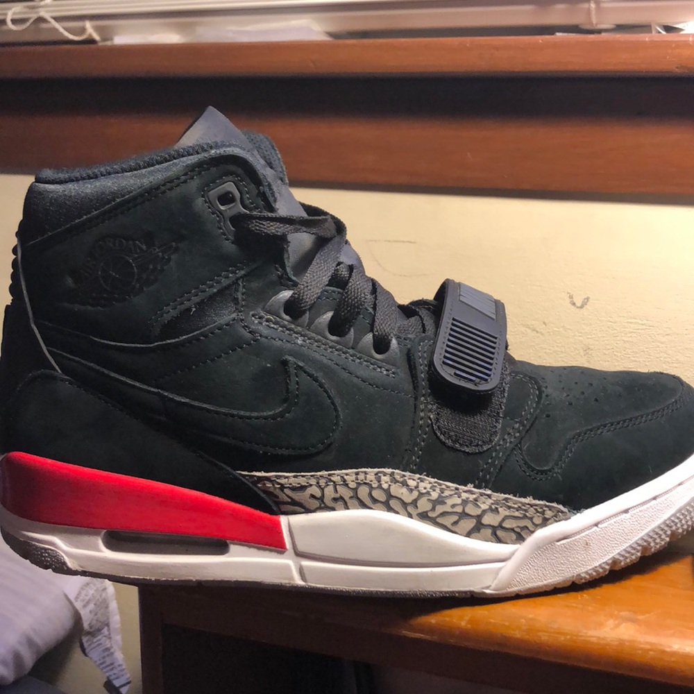 Air Jordan legacy 312 (great) comes with box